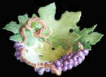Porcelan Grape bowl.jpg (29701 bytes)